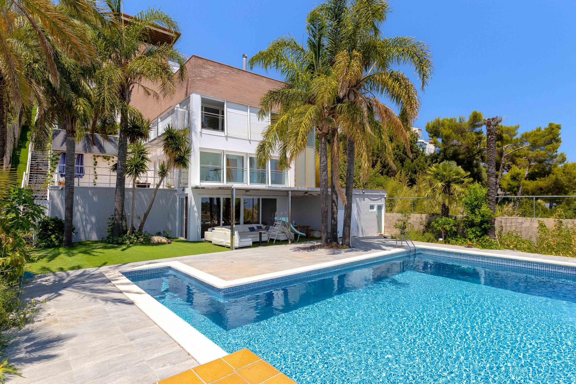 living - Casa / villa de 710m² en venta en Tiana, Barcelona - gallery thumbnail - 2