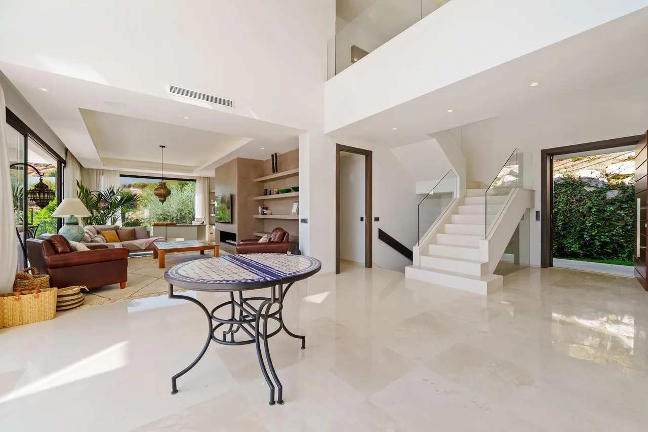 living - Casa / villa de 493m² con 204m² terraza en venta en Nueva Andalucía - gallery - 6
