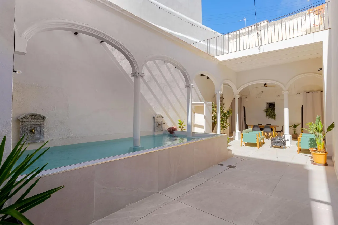 living - 379m² house / villa for sale in El Masnou, Barcelona - gallery - 2