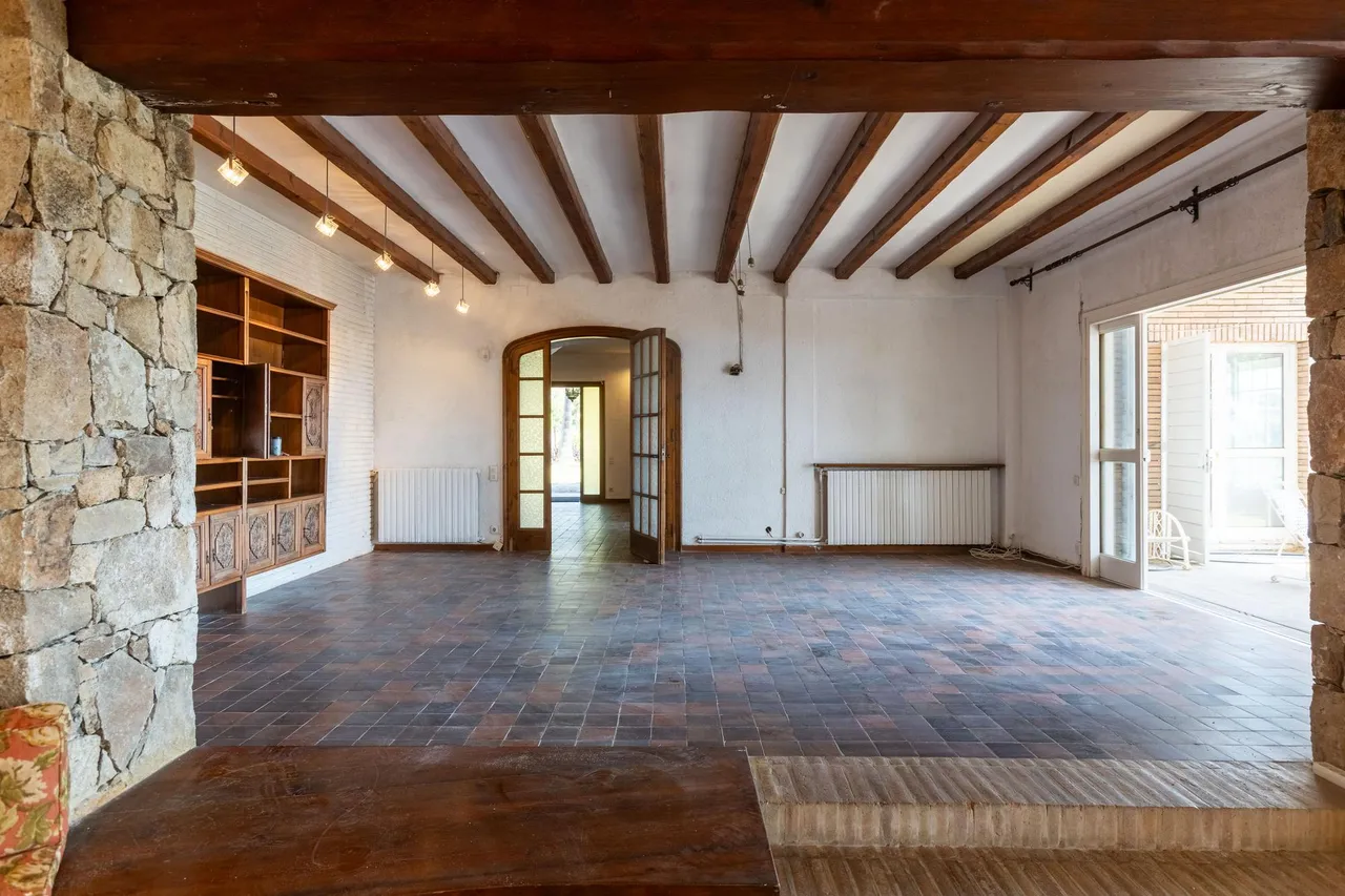 living - 1,744m² house / villa for sale in Cabrera de Mar, Barcelona - gallery - 8