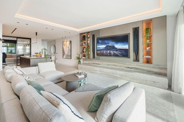 living - 195m² penthouse with 49m² terrace for sale in Nueva Andalucía - featured