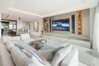 living - Ático de 195m² con 49m² terraza en venta en Nueva Andalucía - gallery thumbnail - 1