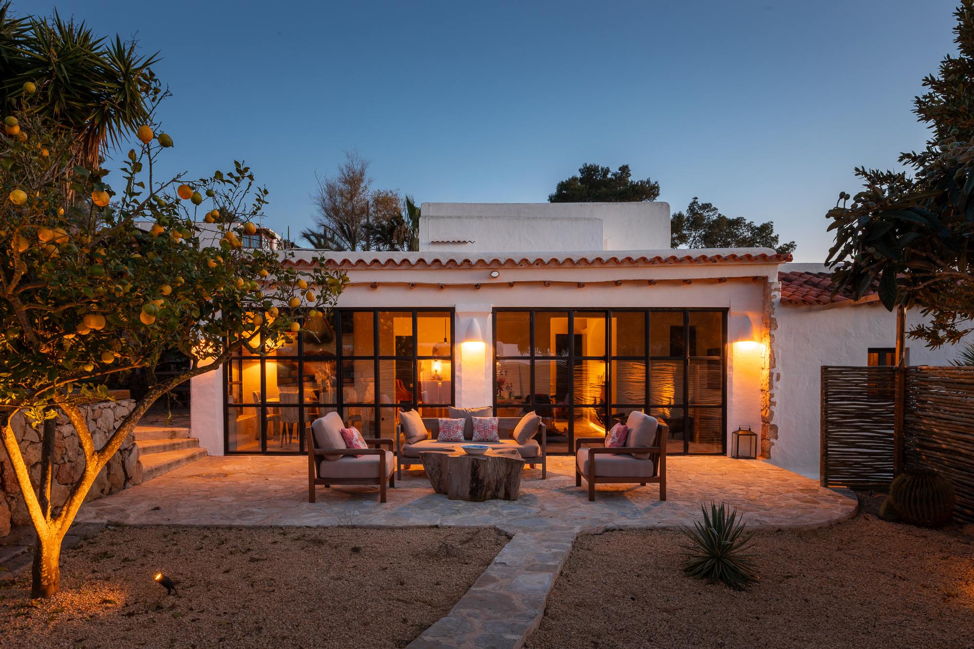 living - 260m² house / villa for sale in San Antonio - gallery thumbnail - 3