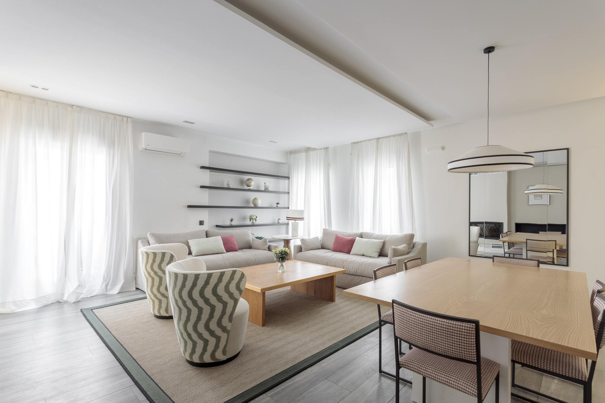 living - Piso de 100m² en alquiler en Recoletos, Madrid - gallery thumbnail - 5
