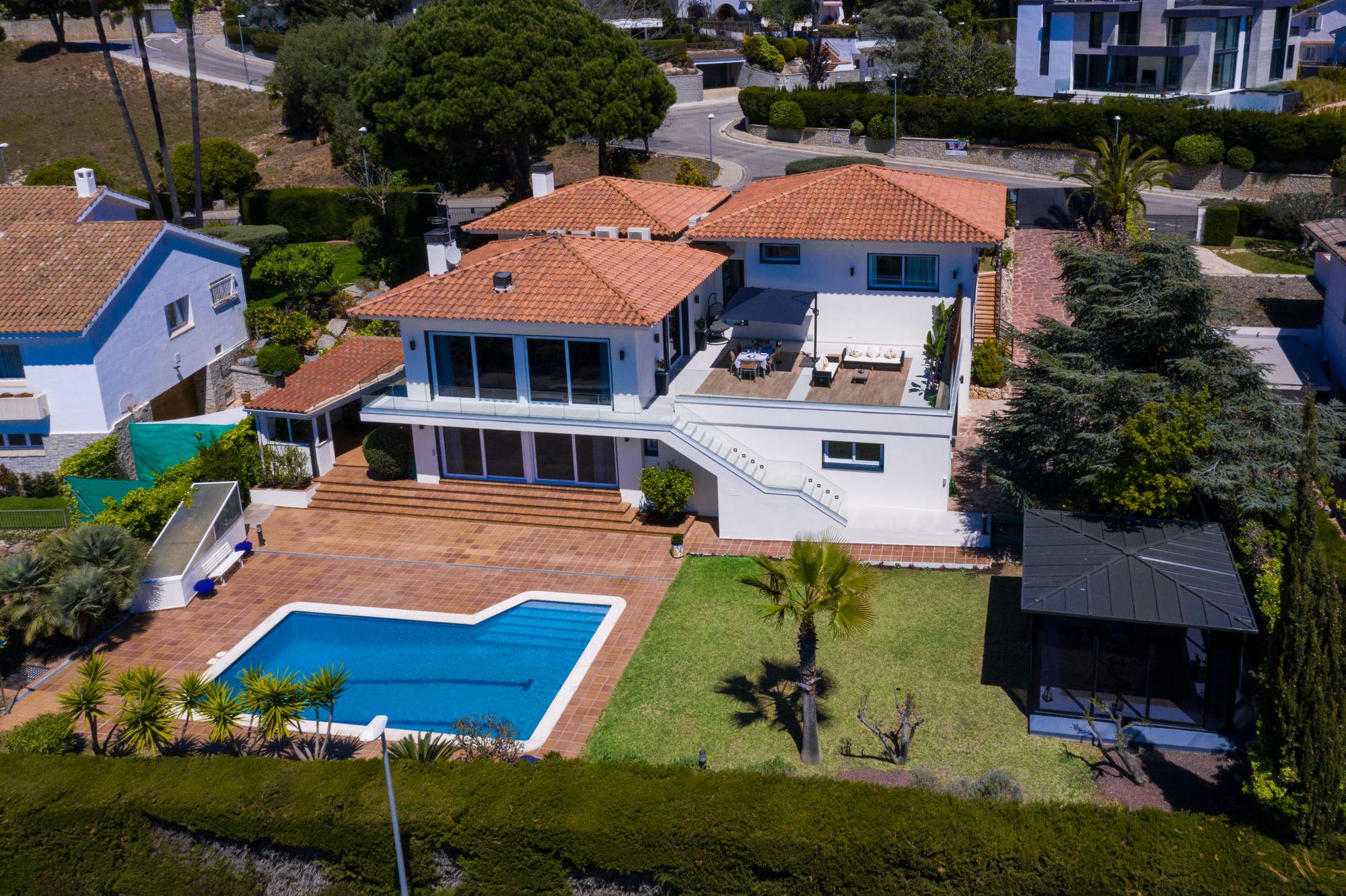 living - 600m² house / villa for rent in Alella, Barcelona - gallery thumbnail - 4