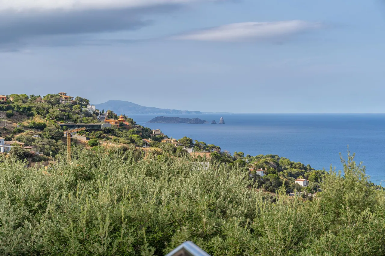 living - 621m² house / villa for sale in Sa Riera, Costa Brava - gallery - 8