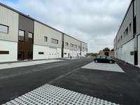 logistics - Local d’activités À Louer - gallery thumbnail - 1