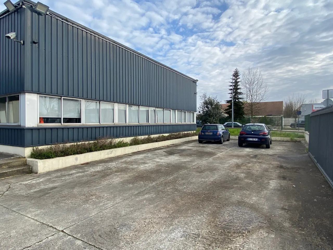 logistics - Mixed Light Industrial Premises / Offices For Rent - gallery - 10