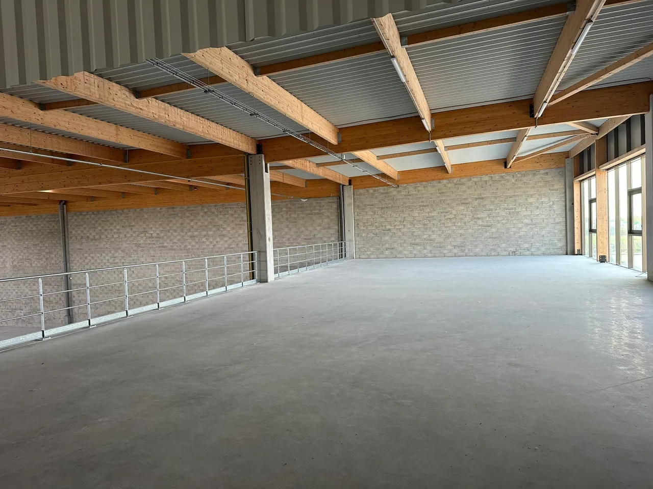 logistics - Light Industrial Premises / Offices For Rent - gallery - 6