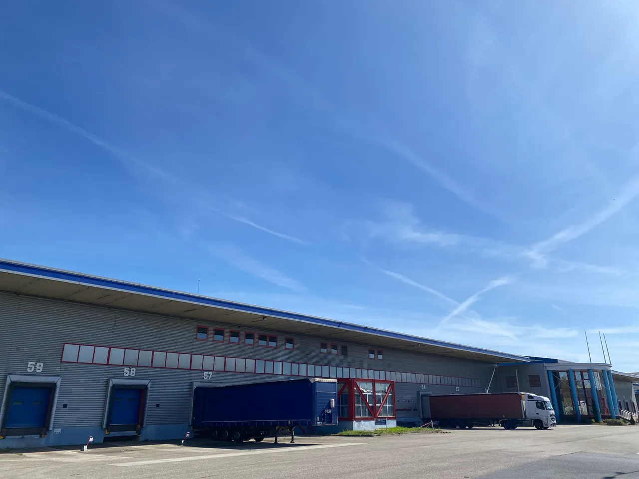 logistics - Logistics Warehouse For Rent - gallery - 4