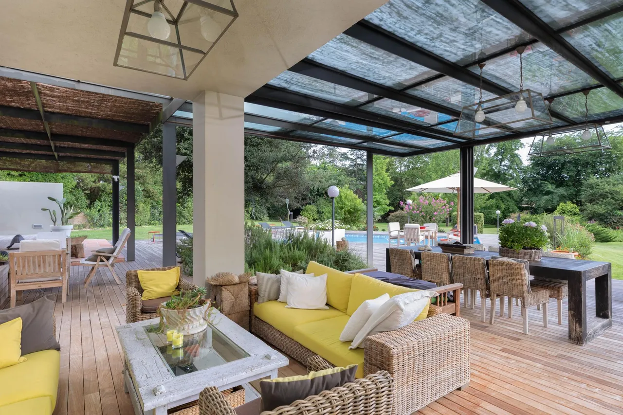 living - Villa de 618 m² en venta en Girona Centro, Girona - gallery - 5