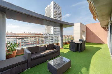 living - 100m² penthouse with 65m² terrace for sale in Ciudad de las Ciencias - featured