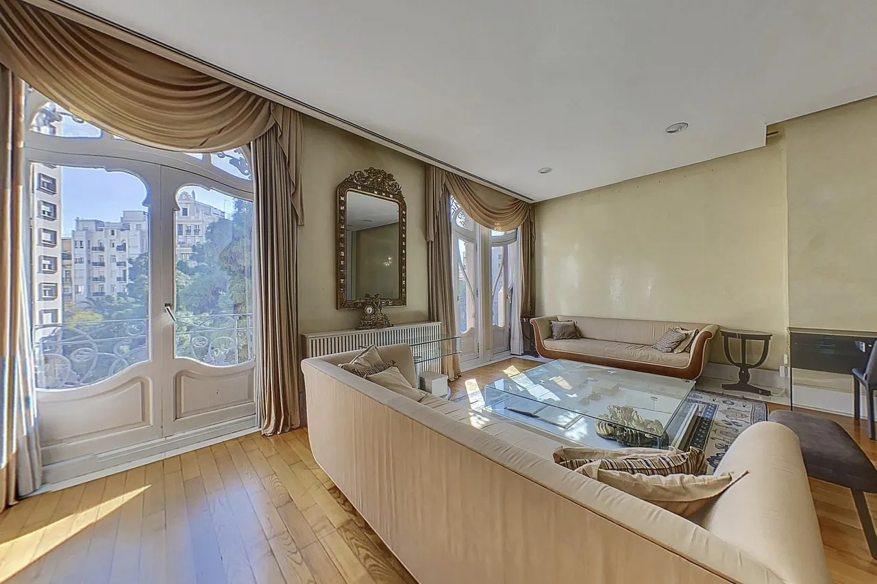 living - Piso de 398m² con 30m² terraza en venta en El Pla del Remei - gallery - 5