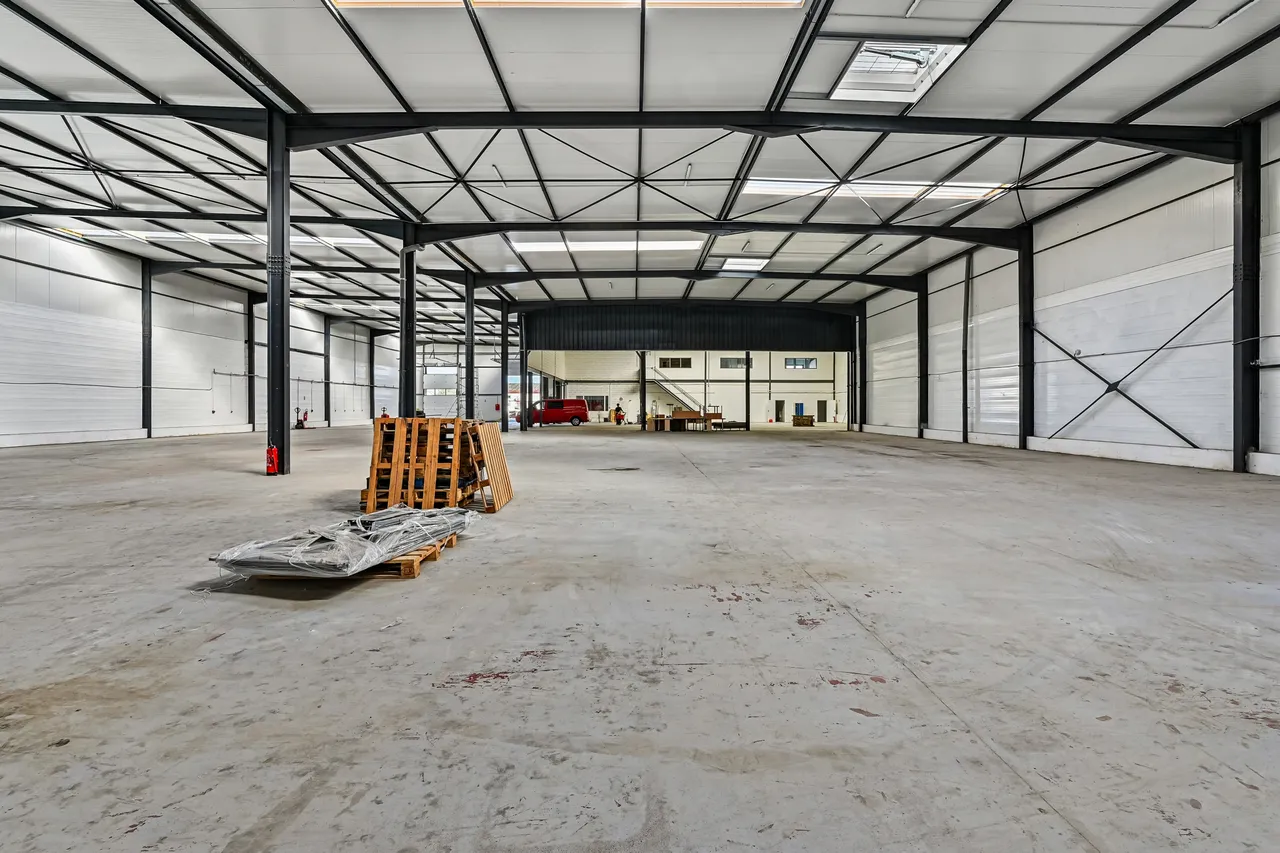 logistics - Light Industrial Premises / Offices For Rent - gallery - 5