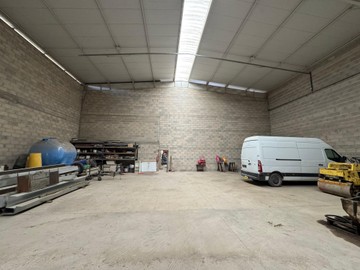logistics - Entrepôt À Louer - featured