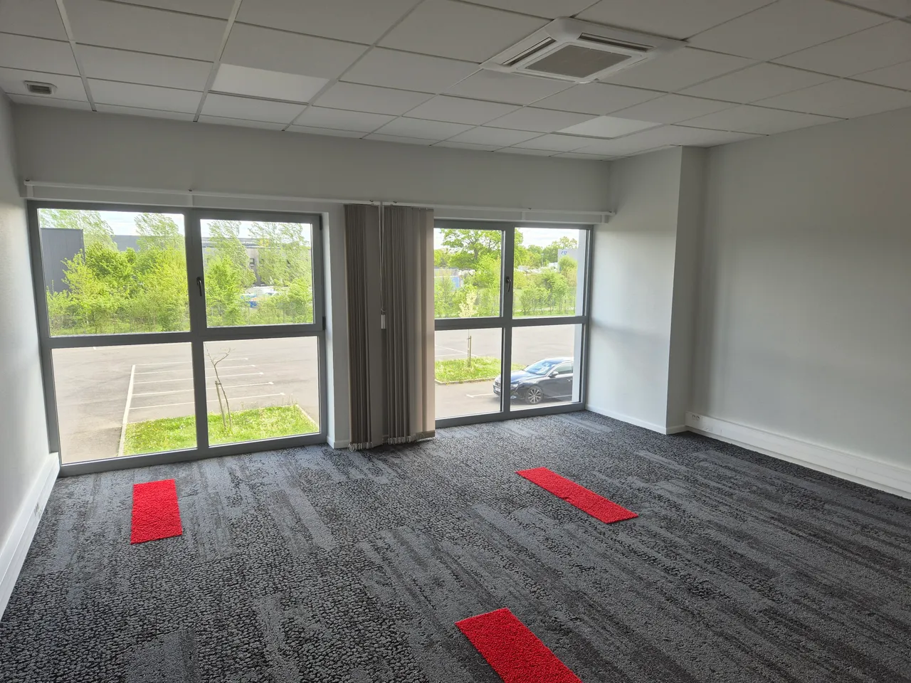 logistics - Warehouse / Offices For Rent - For Sale - gallery - 2