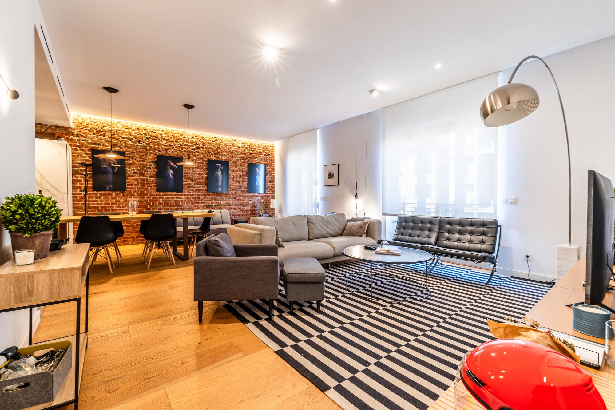 living - 161m² apartment for sale in Ríos Rosas, Madrid - gallery thumbnail - 2