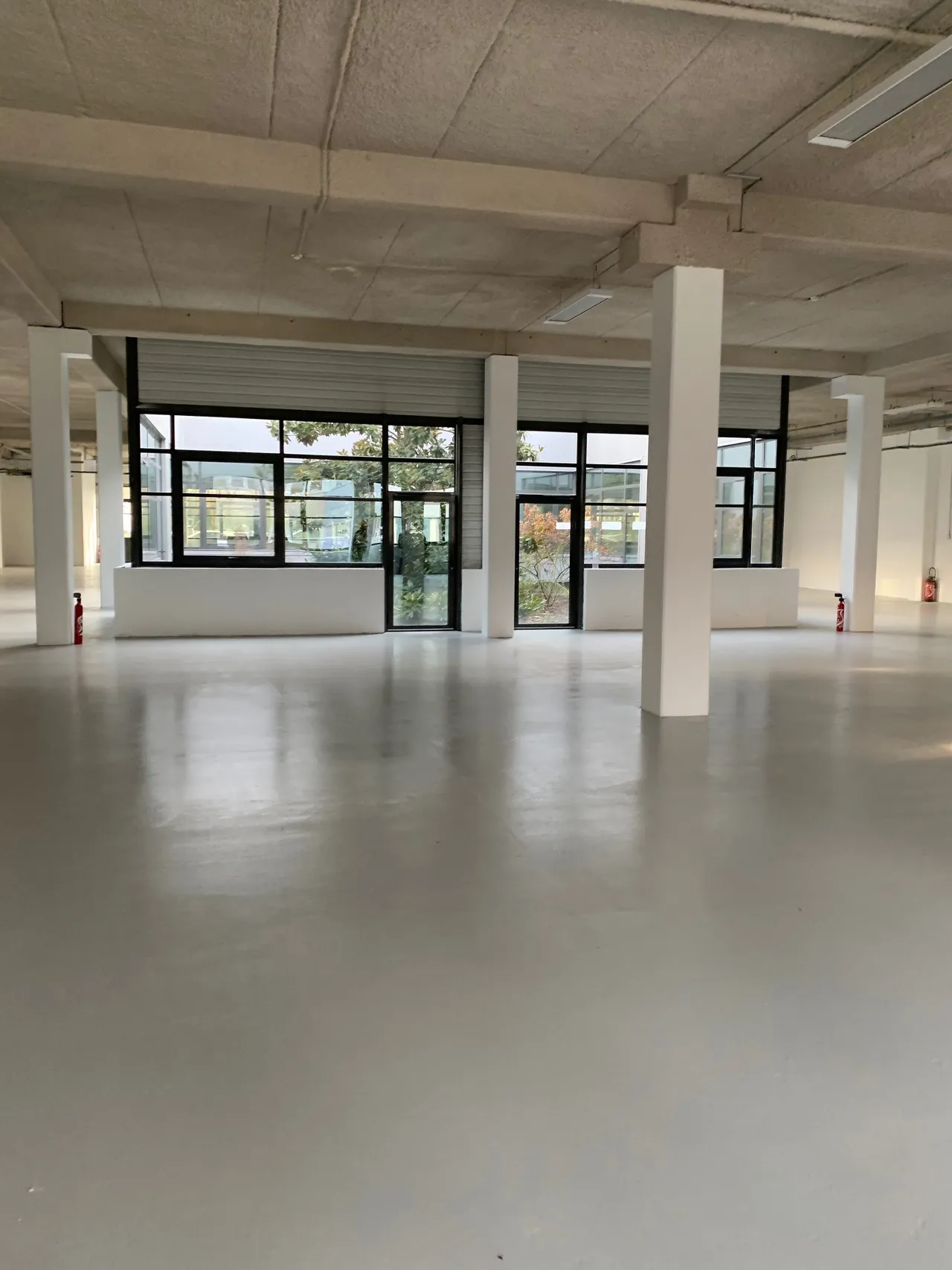 logistics - Mixed Light Industrial Premises / Offices For Rent - gallery - 3