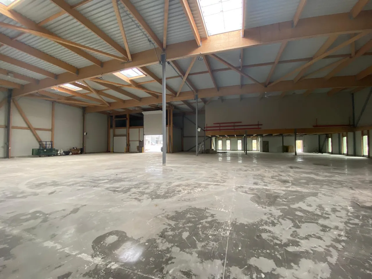 logistics - Light Industrial Premises / Offices For Rent - For Sale - gallery - 3