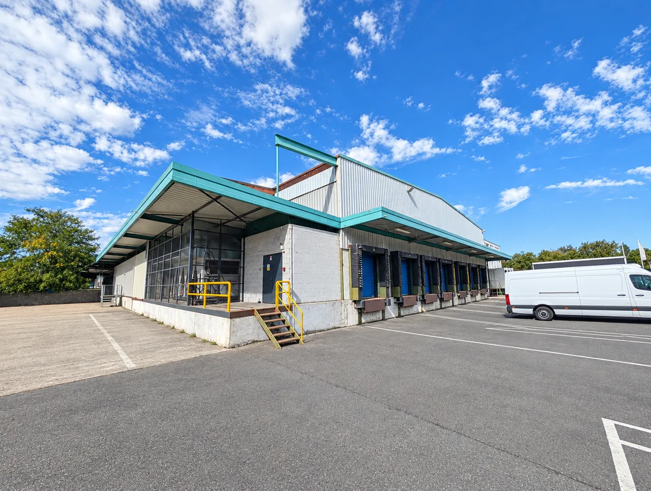 logistics - Warehouse / Offices For Rent - gallery - 5