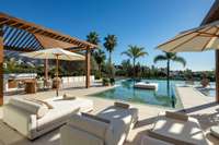 living - 820m² house / villa with 427m² terrace for sale in Nueva Andalucía - gallery thumbnail - 1