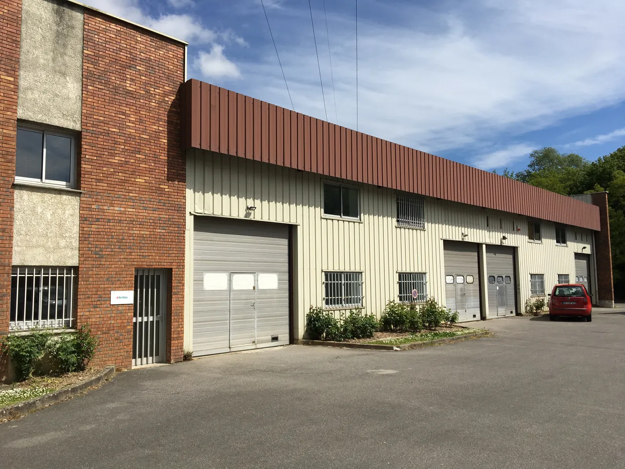 logistics - Light Industrial Premises / Offices For Rent - gallery - 2