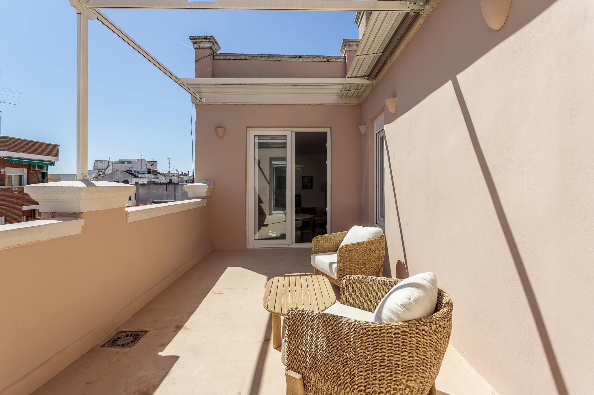 living - 89m² penthouse for sale in Ríos Rosas, Madrid - gallery thumbnail - 1