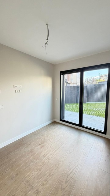 living - 70m² apartment for rent in Arturo Soria, Madrid - featured