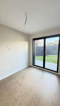 living - 70m² apartment for rent in Arturo Soria, Madrid - gallery thumbnail - 1