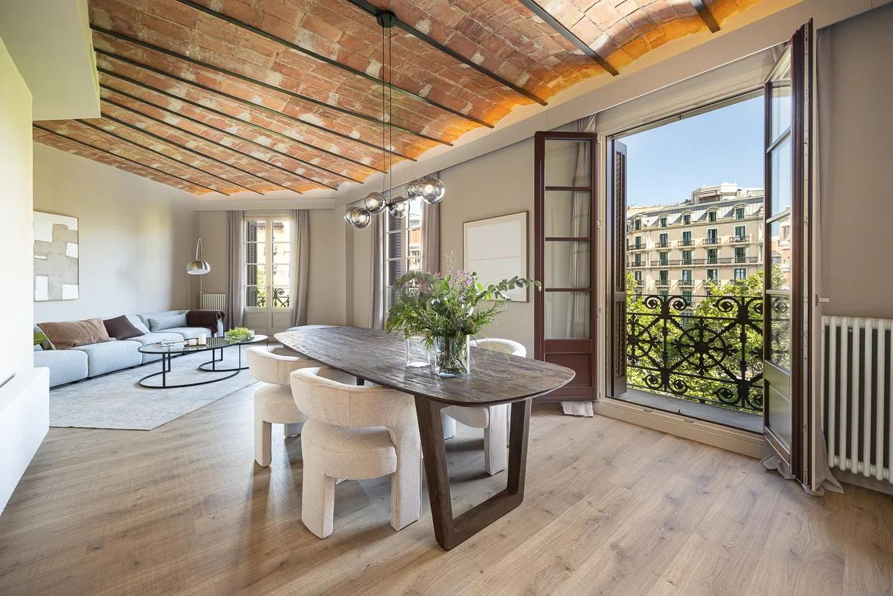 living - Piso de 189m² con 6m² terraza en venta en Eixample Derecho - gallery - 2