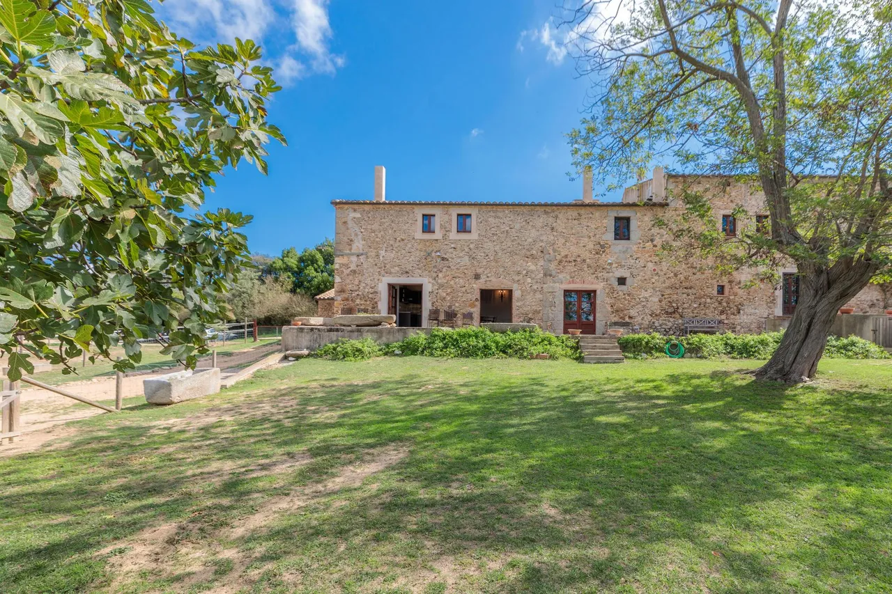 living - 1,152m² country house with 4,600m² garden for sale in El Gironés - gallery - 2