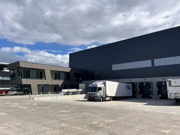 Our colleagues at Van Gool Elburg Vastgoedspecialisten - A Dils company advised VDG Real Estate on securing a long-term lease with Kerry Logistics in their new Hoofddorp warehouse. - featured