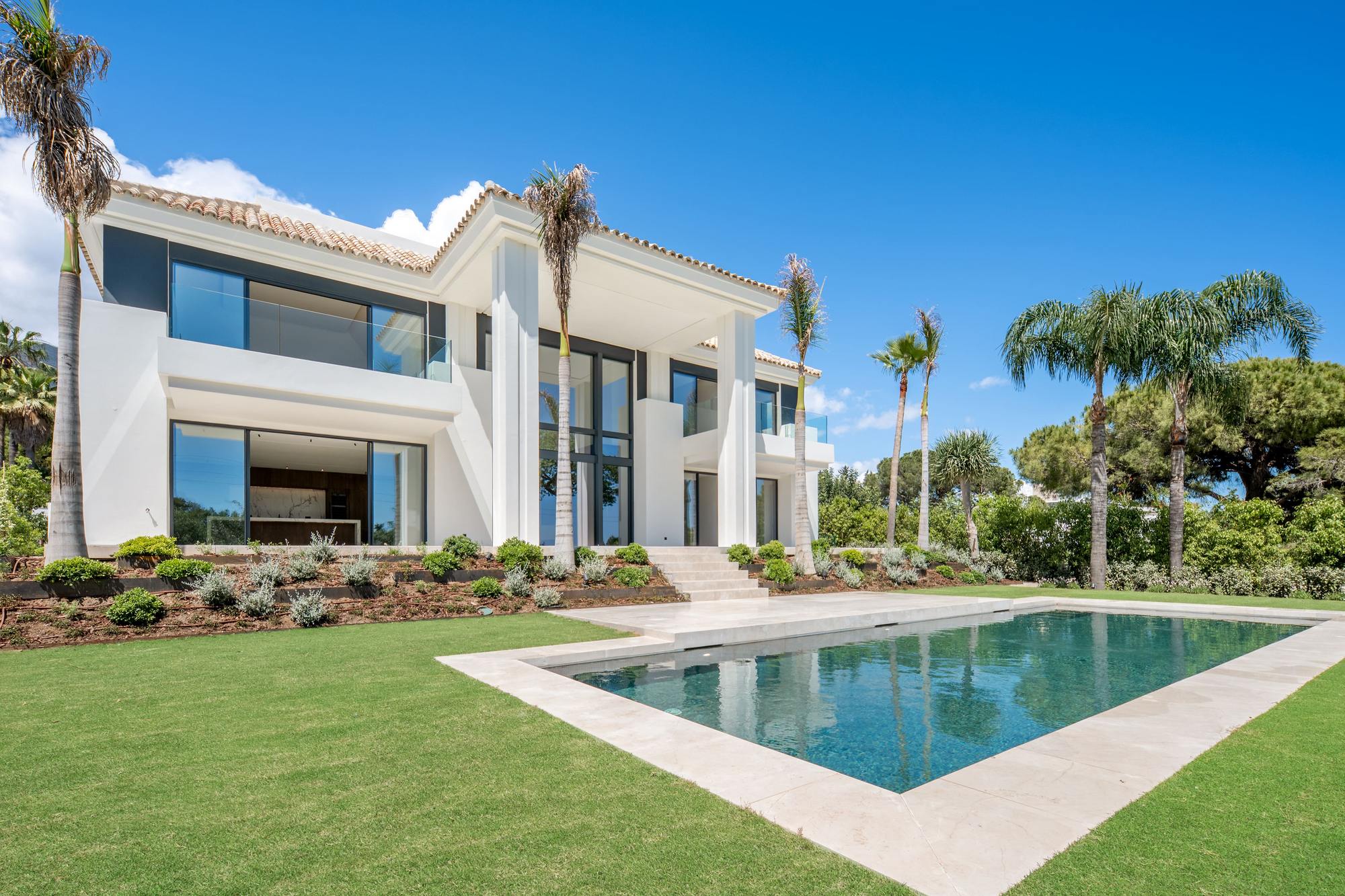 living - 862m² house / villa with 202m² terrace for sale in Golden Mile - gallery thumbnail - 3