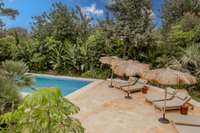living - Casa / villa de 878m² en venta en San Antonio - gallery thumbnail - 2