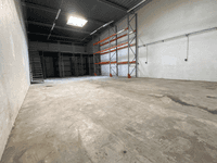 logistics - Activités / Bureaux À Louer - gallery thumbnail - 2