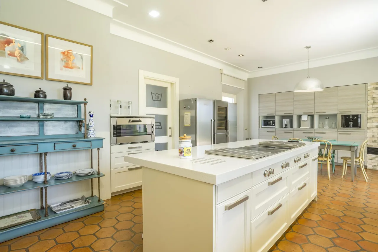 living - Casa / villa de 839m² con 700m² de jardín en venta en San Pedro de Alcántara - gallery - 5