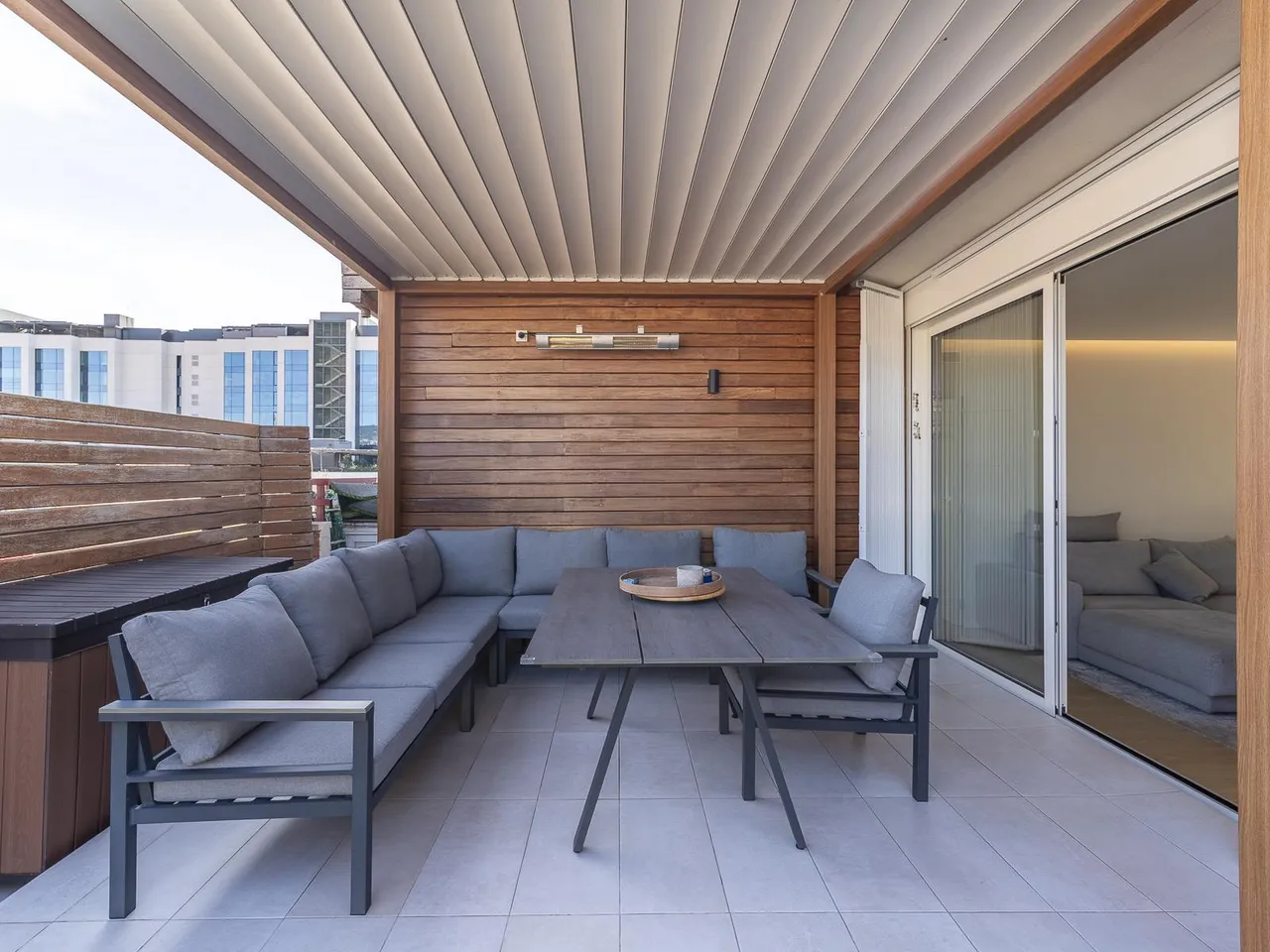 living - Ático de 120m² con 38m² terraza en venta en Eixample Izquierdo - gallery - 2