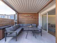 living - Ático de 120m² con 38m² terraza en venta en Eixample Izquierdo - gallery thumbnail - 2