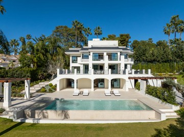 living - Casa / villa de 1,112m² con 2,529m² de jardín en venta en Nueva Andalucía - featured