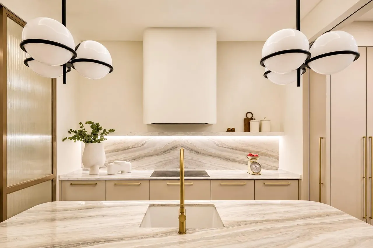 living - 317m² apartment for sale in Almagro, Madrid - gallery - 4