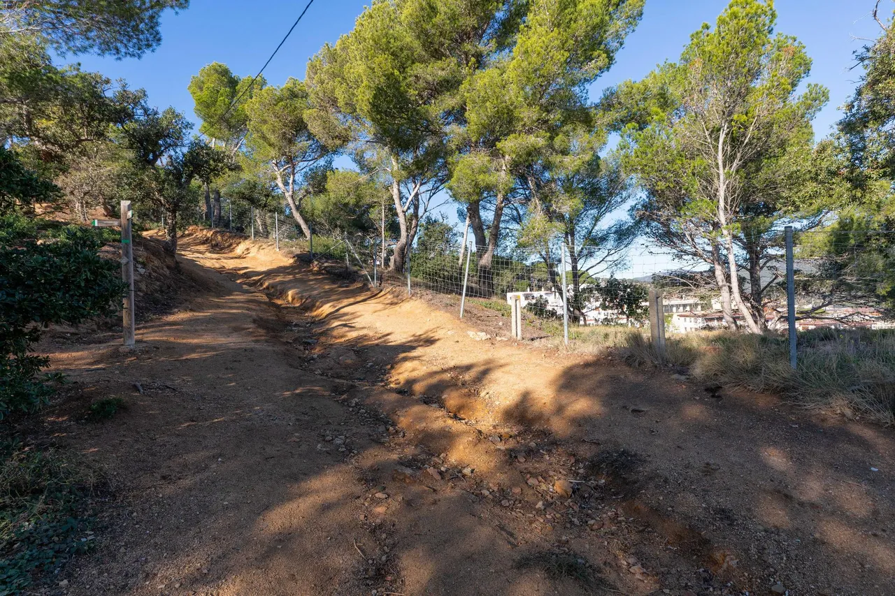 living - 1,130m² plot for sale in Tossa de Mar, Costa Brava - gallery - 8