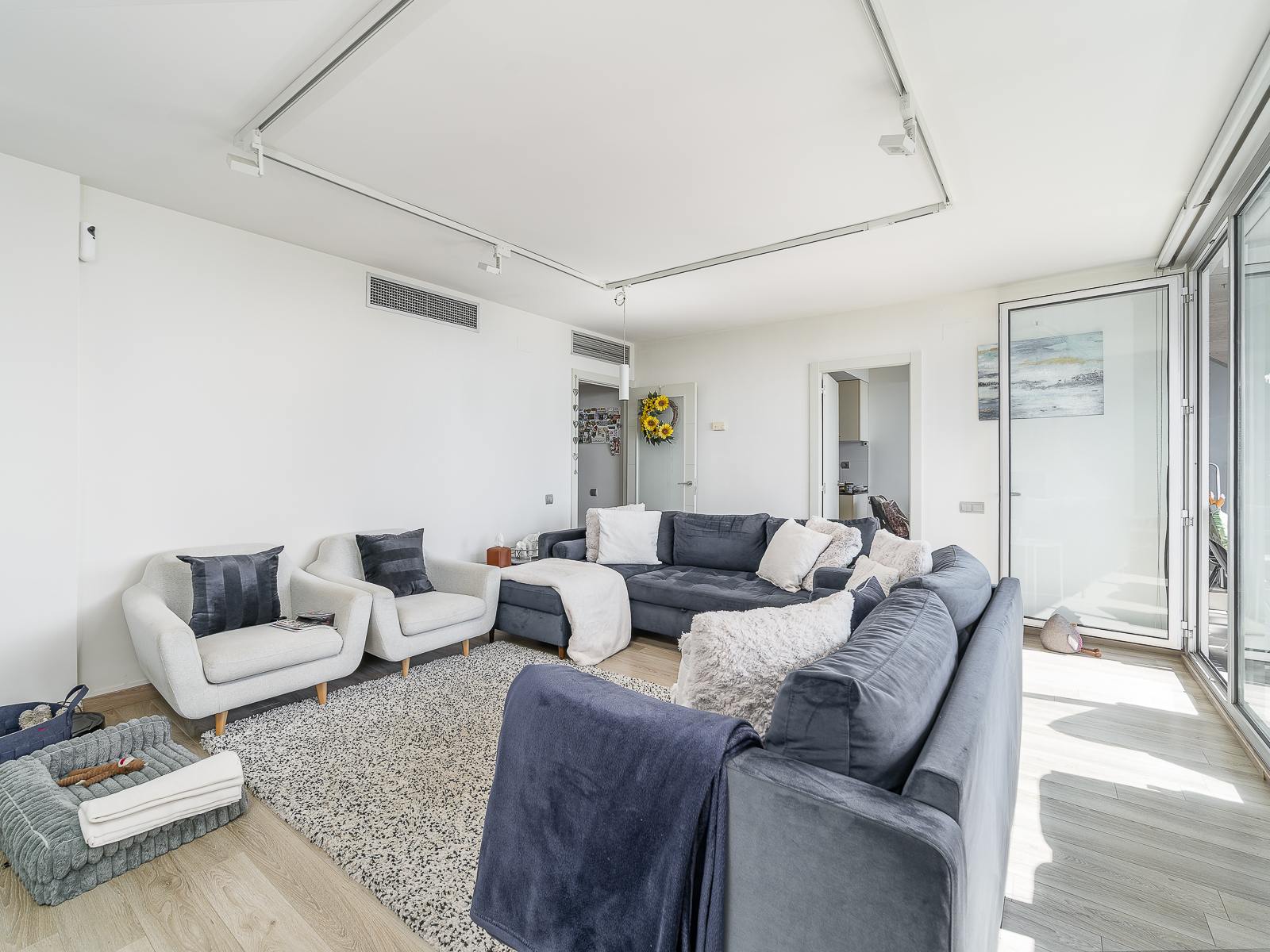 living - Piso de 105m² con 10m² terraza en venta en Diagonal Mar - gallery thumbnail - 7