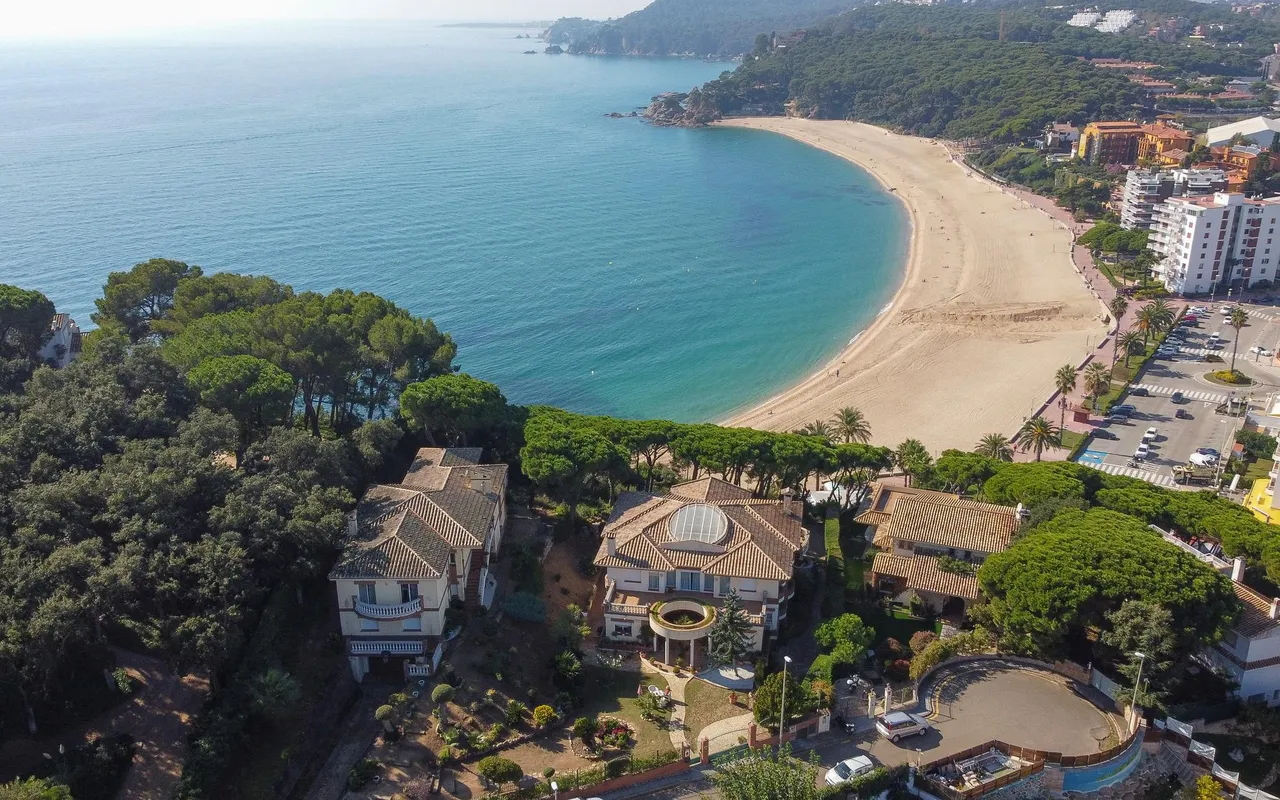 living - 1,100m² house / villa for sale in Lloret de Mar - gallery - 5