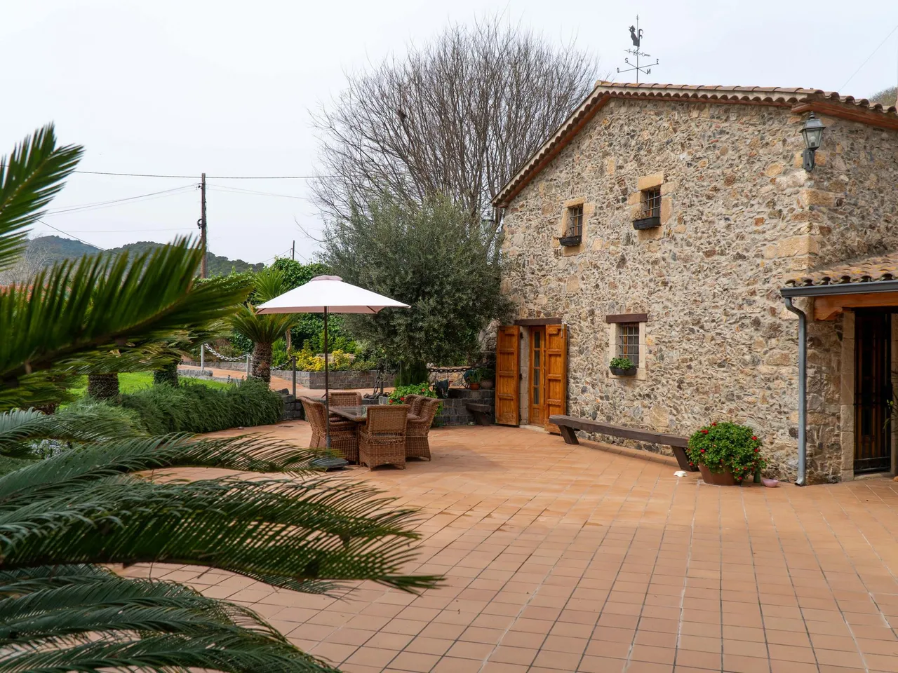 living - 713m² house / villa for sale in Sant Pol de Mar, Barcelona - gallery - 4