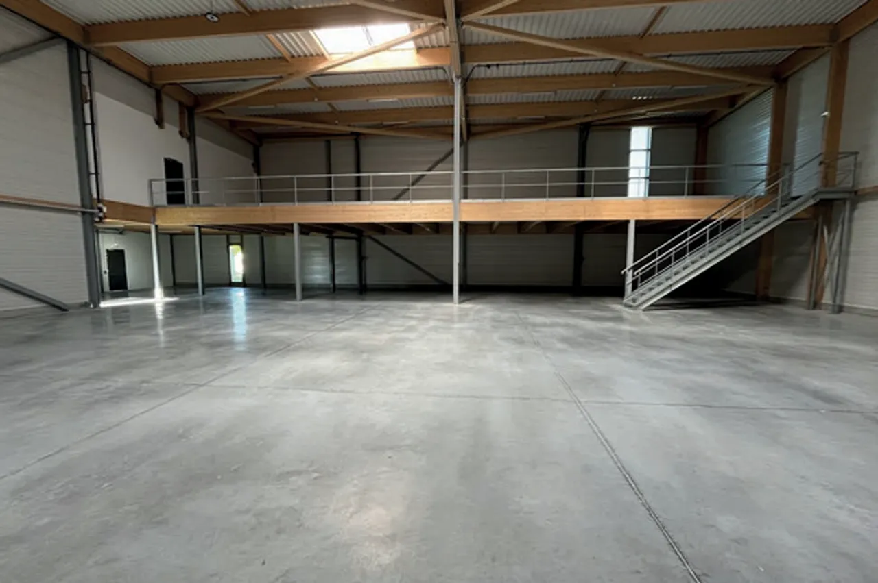 logistics - Activités / Bureaux À Louer - gallery - 3