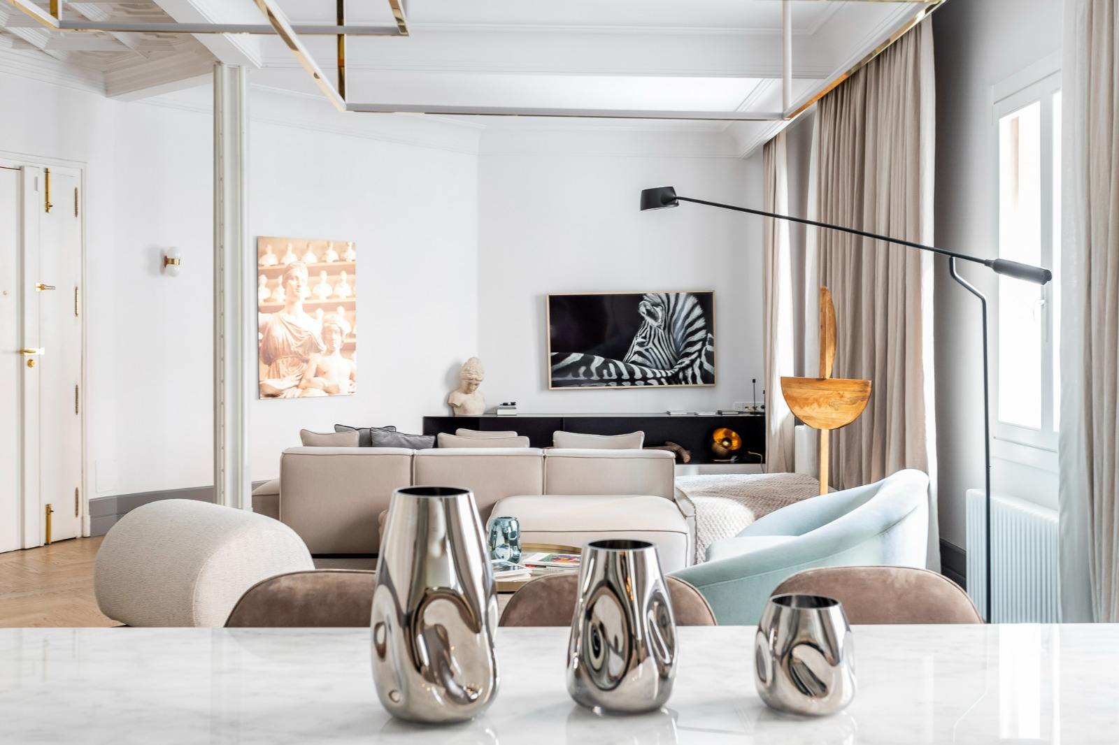 living - 287m² apartment for rent in Almagro, Madrid - gallery thumbnail - 4