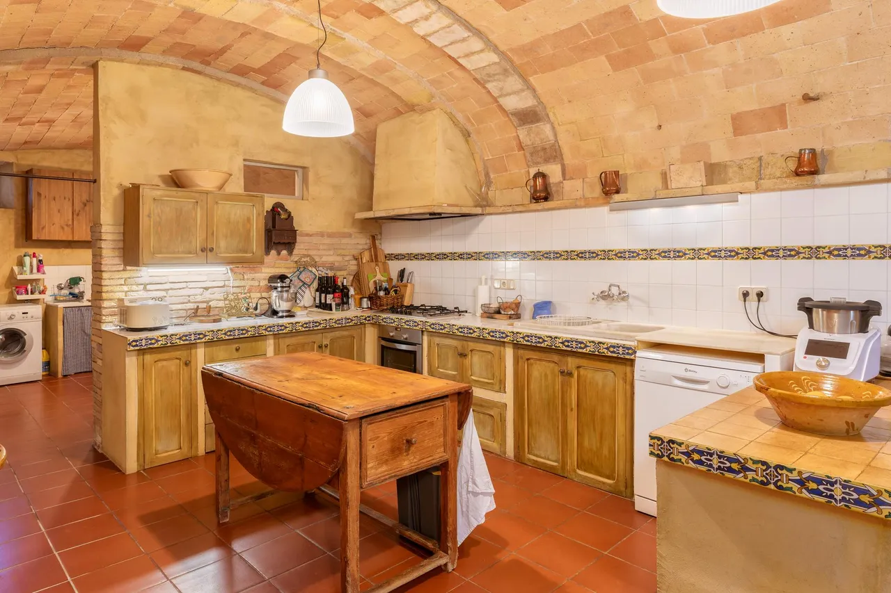 living - 623m² country house for sale in Alt Empordà, Girona - gallery - 10