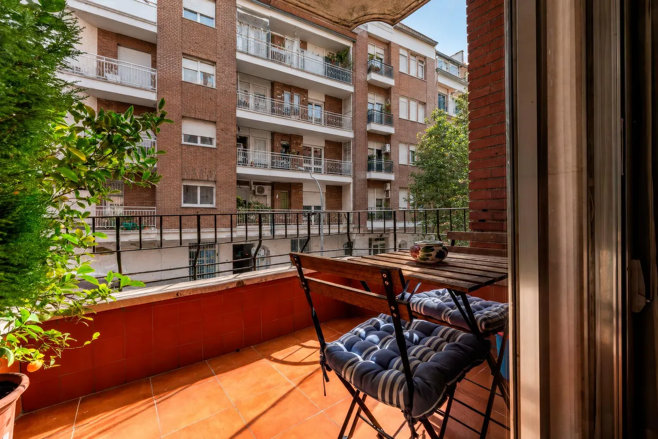 living - Piso de 149m² en venta en Ríos Rosas, Madrid - gallery - 3