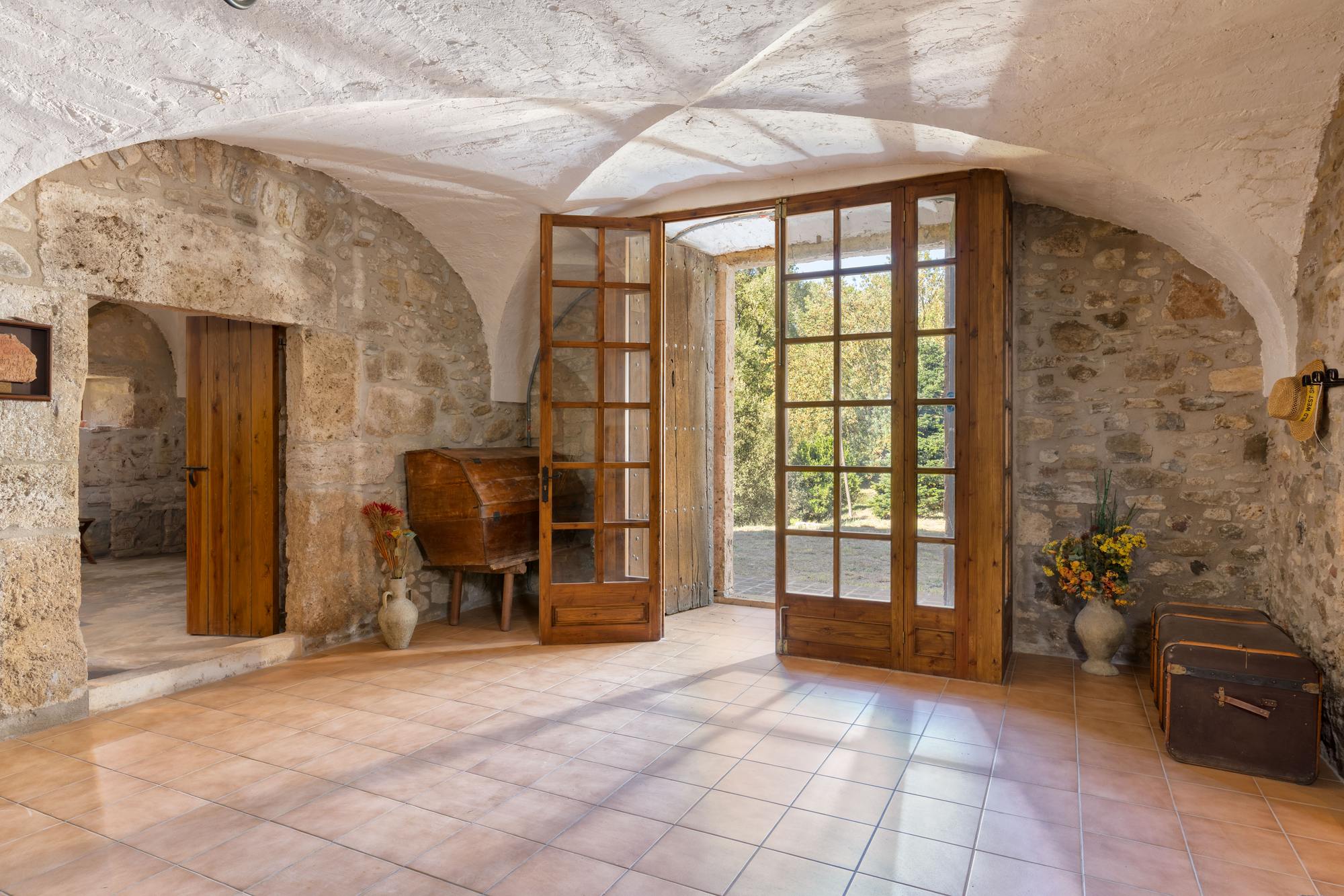 living - 1,082m² country house for sale in Pla de l'Estany, Girona - gallery thumbnail - 6