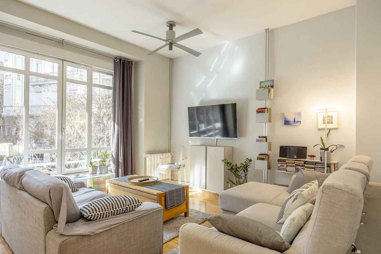 living - 123m² apartment with 20m² terrace for sale in Gran Vía - gallery - 5